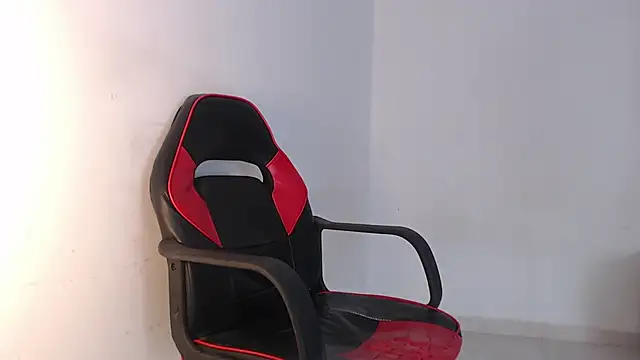 Snapshot of adam_levis17 chatting on November 4, 2025, 6:06 am adam levis17 online show from November 4, 2025, 6:06 am