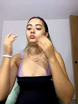 Snapshot of allison_wen chatting on November 13, 2025, 1:31 am allison wen online show from November 13, 2025, 1:31 am