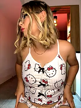 Snapshot of allison_wen chatting on November 4, 2025, 1:20 am allison wen online show from November 4, 2025, 1:20 am