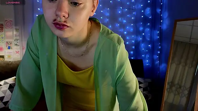 Snapshot of meow_mellie chatting on September 15, 2025, 2:34 am meow mellie online show from September 15, 2025, 2:34 am