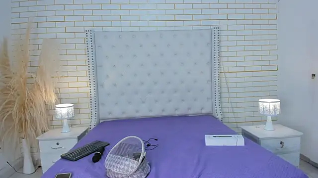 Emilly wilson  online show from November 5, 2025, 12:52 pm