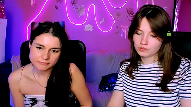 Snapshot of helli_belli chatting on April 28, 2026, 2:27 am helli belli online show from April 28, 2026, 2:27 am