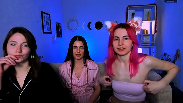 Snapshot of helli_belli chatting on April 29, 2026, 7:20 pm helli belli online show from April 29, 2026, 7:20 pm
