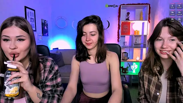 Snapshot of helli_belli chatting on March 31, 2026, 7:16 pm helli belli online show from March 31, 2026, 7:16 pm