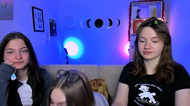 Snapshot of helli_belli chatting on April 12, 2026, 7:28 pm helli belli online show from April 12, 2026, 7:28 pm