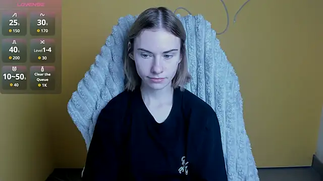 Snapshot of Fiona_Night chatting on December 14, 2025, 6:19 am Fiona Night online show from December 14, 2025, 6:19 am