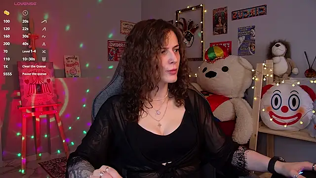 OliviaMcClean online show from May 28, 2026, 9:28 am