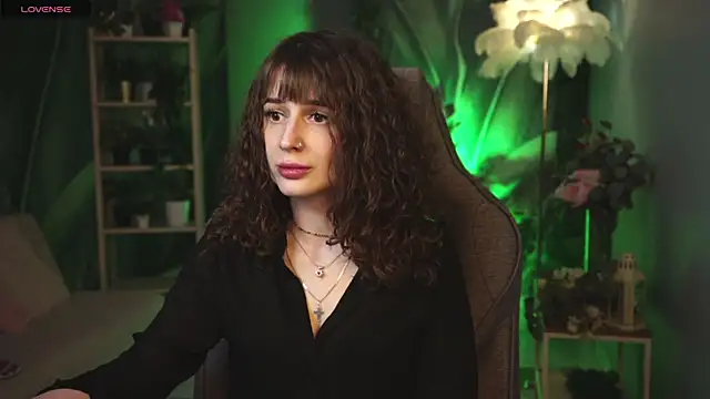 Snapshot of OliviaMcClean chatting on May 4, 2026, 11:29 pm OliviaMcClean online show from May 4, 2026, 11:29 pm