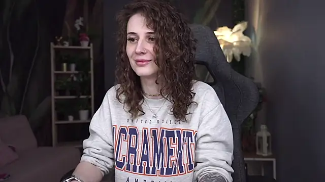 Snapshot of OliviaMcClean chatting on April 30, 2026, 11:20 pm OliviaMcClean online show from April 30, 2026, 11:20 pm