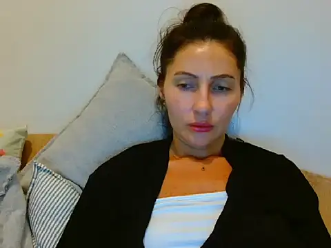 Snapshot of Irina9793 chatting on July 5, 2026, 7:43 pm Irina9793 online show from July 5, 2026, 7:43 pm
