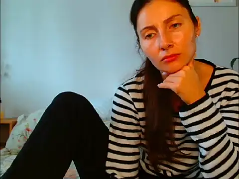 Snapshot of Irina9793 chatting on October 10, 2025, 7:53 am Irina9793 online show from October 10, 2025, 7:53 am
