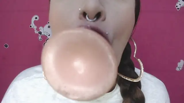 Snapshot of nicollewayne10 chatting on February 28, 2025, 1:26 am nicollewayne10 online show from February 28, 2025, 1:26 am