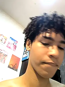 Snapshot of Thony444 chatting on March 17, 2025, 12:21 am Thony444 online show from March 17, 2025, 12:21 am