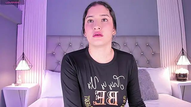 ValeriMilton online show from March 22, 2025, 11:42 am