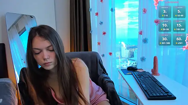 Snapshot of Alice_neon chatting on December 4, 2025, 12:53 am Alice neon online show from December 4, 2025, 12:53 am