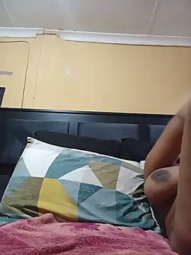 JuicyMilkyTizzy online show from May 23, 2026, 1:43 pm