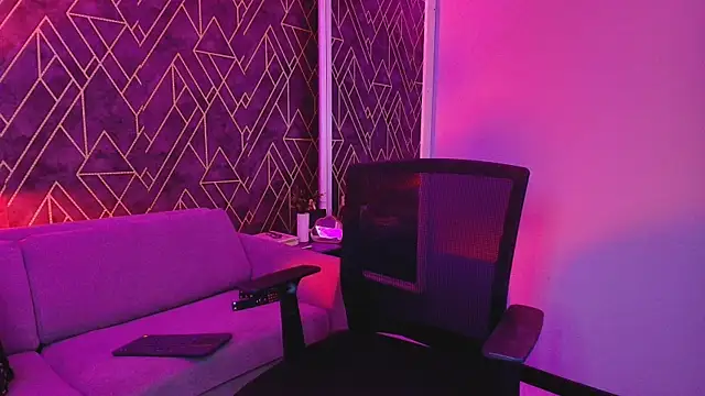 Snapshot of Tahara_Romanov chatting on October 11, 2025, 4:19 pm Tahara Romanov online show from October 11, 2025, 4:19 pm