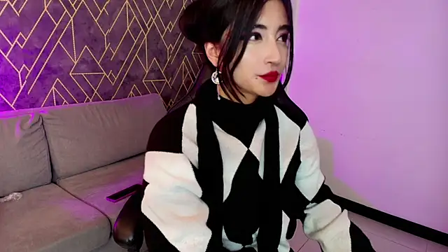 Snapshot of Tahara_Romanov chatting on May 5, 2026, 3:15 pm Tahara Romanov online show from May 5, 2026, 3:15 pm