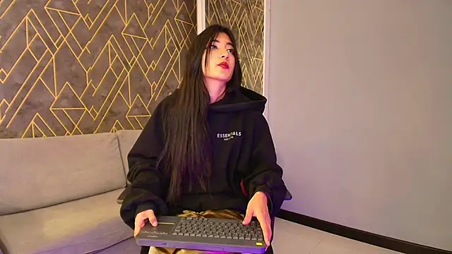 Snapshot of Tahara_Romanov chatting on March 12, 2025, 6:22 pm Tahara Romanov online show from March 12, 2025, 6:22 pm