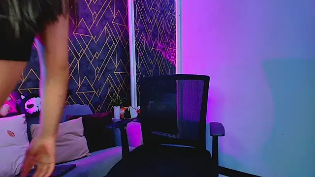 Snapshot of Tahara_Romanov chatting on September 26, 2025, 3:41 pm Tahara Romanov online show from September 26, 2025, 3:41 pm