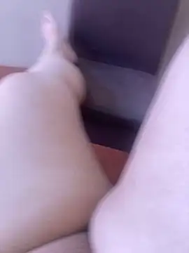 Snapshot of laurahoot chatting on March 21, 2025, 1:45 pm laurahoot online show from March 21, 2025, 1:45 pm