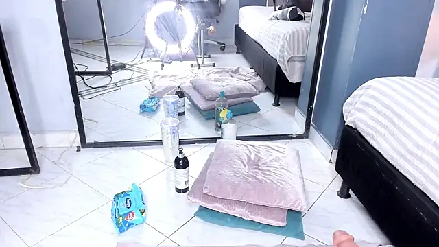 Melissa 23  online show from April 18, 2026, 11:56 am