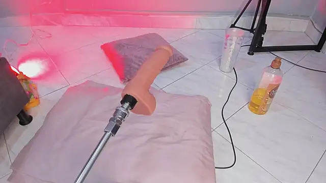 Snapshot of Melissa_23_ chatting on January 5, 2026, 8:12 pm Melissa 23 online show from January 5, 2026, 8:12 pm