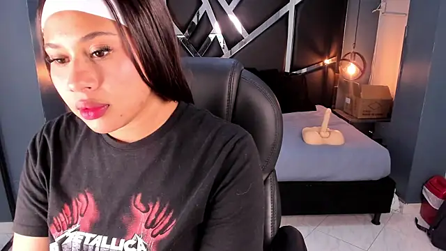 Snapshot of Melissa_23_ chatting on December 18, 2025, 6:45 pm Melissa 23 online show from December 18, 2025, 6:45 pm