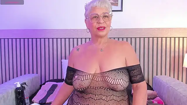 Snapshot of Lucy_Milf_68 chatting on January 9, 2026, 10:44 am Lucy Milf 68 online show from January 9, 2026, 10:44 am
