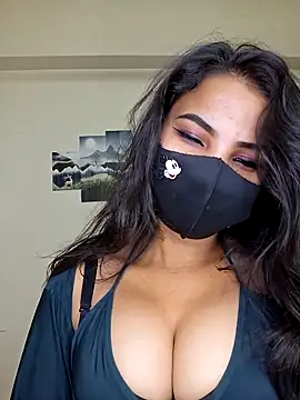 Snapshot of Noor-Bold chatting on November 23, 2025, 5:56 pm Noor-Bold online show from November 23, 2025, 5:56 pm