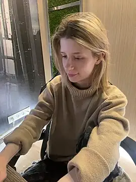 Snapshot of amorearte_m chatting on March 11, 2025, 9:48 pm amorearte m online show from March 11, 2025, 9:48 pm