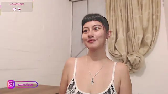 Snapshot of Laury_uri chatting on February 13, 2026, 10:32 pm Laury uri online show from February 13, 2026, 10:32 pm