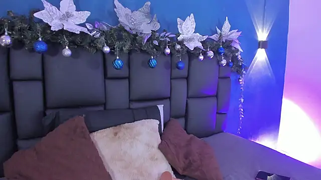 DANESKA HILLER online show from December 5, 2025, 7:34 pm