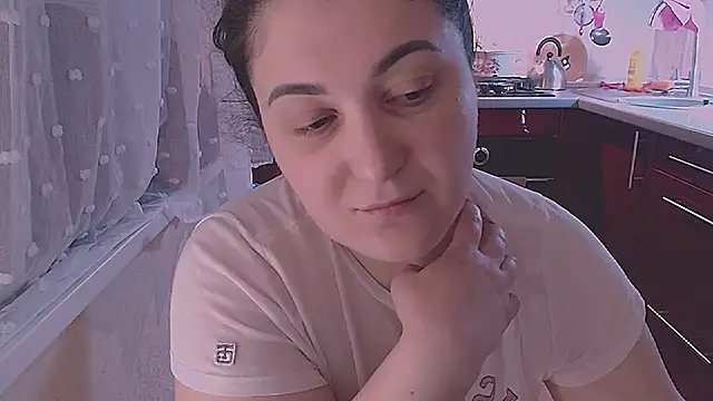 Snapshot of SoftLia chatting on April 19, 2026, 8:55 pm SoftLia online show from April 19, 2026, 8:55 pm