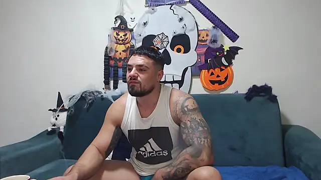 Snapshot of Tiberius_hunk chatting on November 10, 2025, 3:00 am Tiberius hunk online show from November 10, 2025, 3:00 am