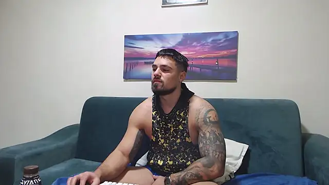 Snapshot of Tiberius_hunk chatting on December 15, 2025, 6:08 am Tiberius hunk online show from December 15, 2025, 6:08 am