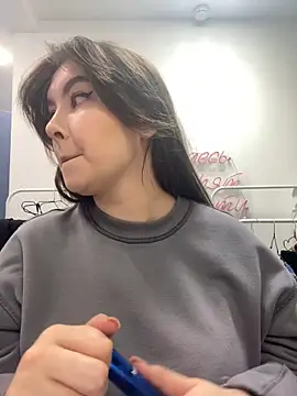 HannaJohnson online show from November 3, 2025, 6:07 am