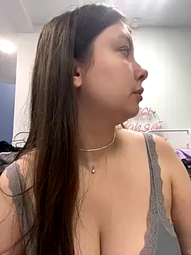 HannaJohnson online show from October 5, 2025, 6:37 am