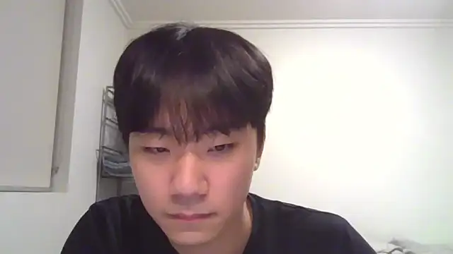 Snapshot of sdamvo2 chatting on March 5, 2025, 5:08 pm sdamvo2 online show from March 5, 2025, 5:08 pm