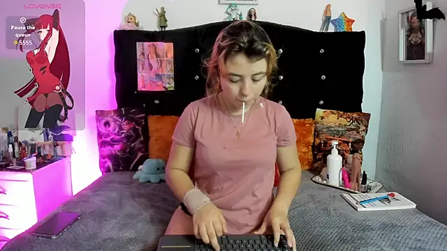 young jung online show from November 12, 2025, 8:56 pm