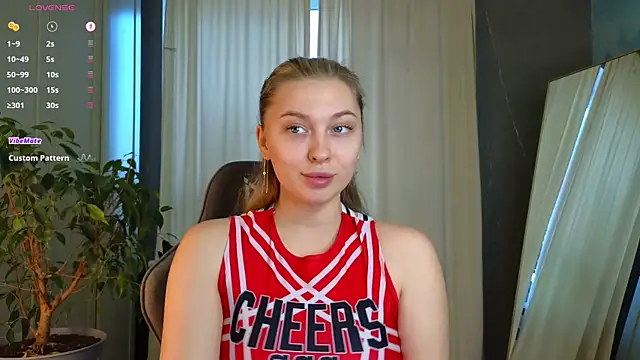 Snapshot of christie_luv chatting on January 17, 2026, 1:15 pm christie luv online show from January 17, 2026, 1:15 pm