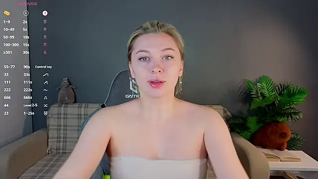 Snapshot of christie_luv chatting on February 1, 2026, 11:08 am christie luv online show from February 1, 2026, 11:08 am