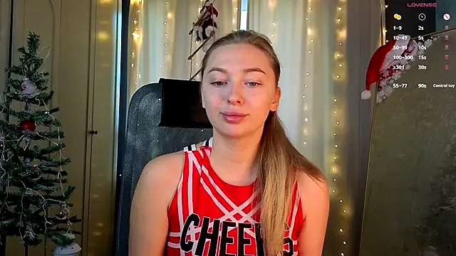 Snapshot of christie_luv chatting on December 16, 2025, 1:04 pm christie luv online show from December 16, 2025, 1:04 pm