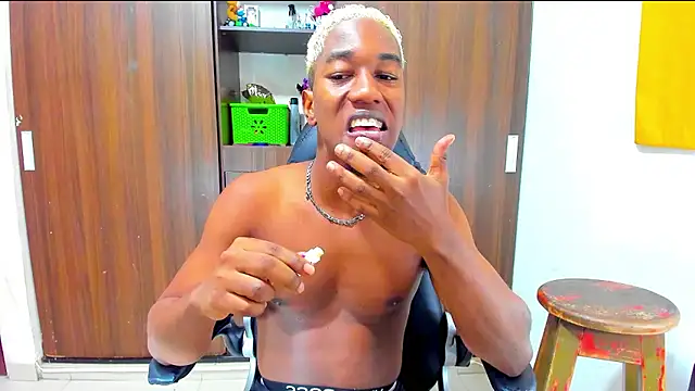 Snapshot of Dreamastercum_ chatting on January 8, 2026, 10:16 pm Dreamastercum online show from January 8, 2026, 10:16 pm