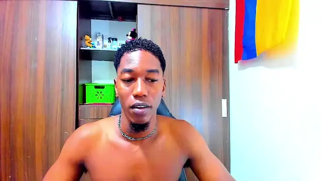 Snapshot of Dreamastercum_ chatting on February 19, 2026, 12:35 pm Dreamastercum online show from February 19, 2026, 12:35 pm