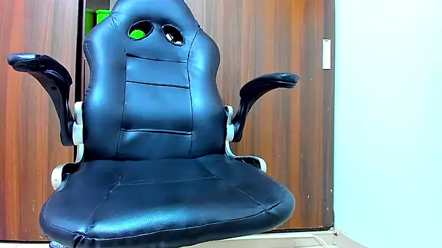 Snapshot of Dreamastercum_ chatting on February 20, 2026, 12:18 pm Dreamastercum online show from February 20, 2026, 12:18 pm