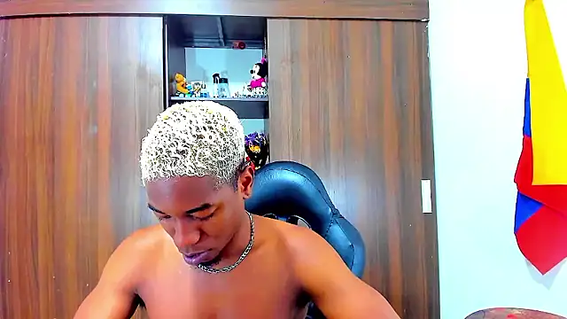 Snapshot of Dreamastercum_ chatting on January 19, 2026, 12:31 pm Dreamastercum online show from January 19, 2026, 12:31 pm