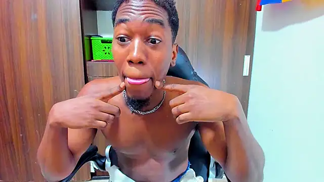 Snapshot of Dreamastercum_ chatting on March 2, 2026, 10:06 pm Dreamastercum online show from March 2, 2026, 10:06 pm