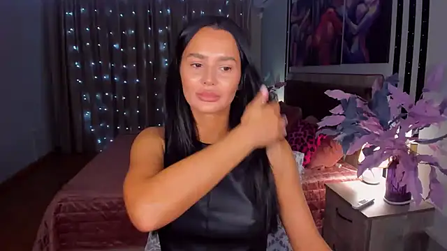 DanaSincere online show from November 28, 2025, 4:01 am