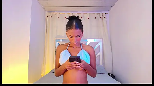 Lia Taylor1 online show from March 11, 2026, 10:48 pm